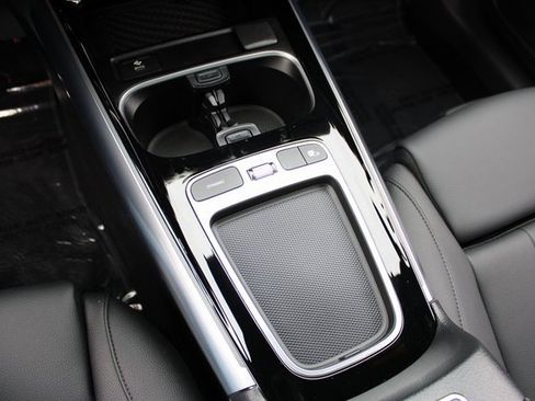 Used 2024 Mercedes-Benz GLA 250 image 17