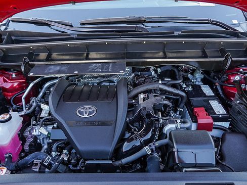 Used 2023 Toyota Highlander LE image 29