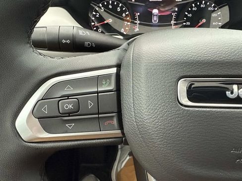 Used 2024 Jeep Compass Limited w/ Sun and Sound Group image 37