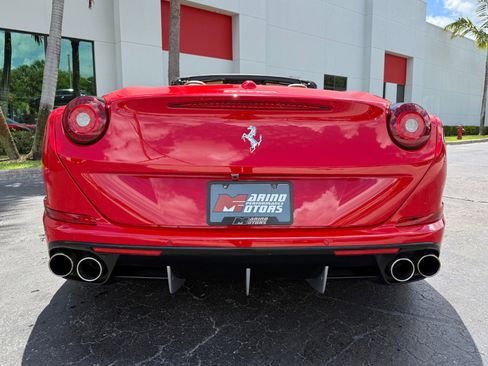 Used 2017 Ferrari California T RWD image 19
