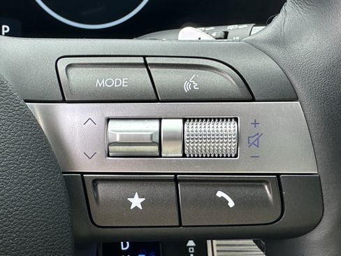 Used 2025 Hyundai Kona Limited image 27