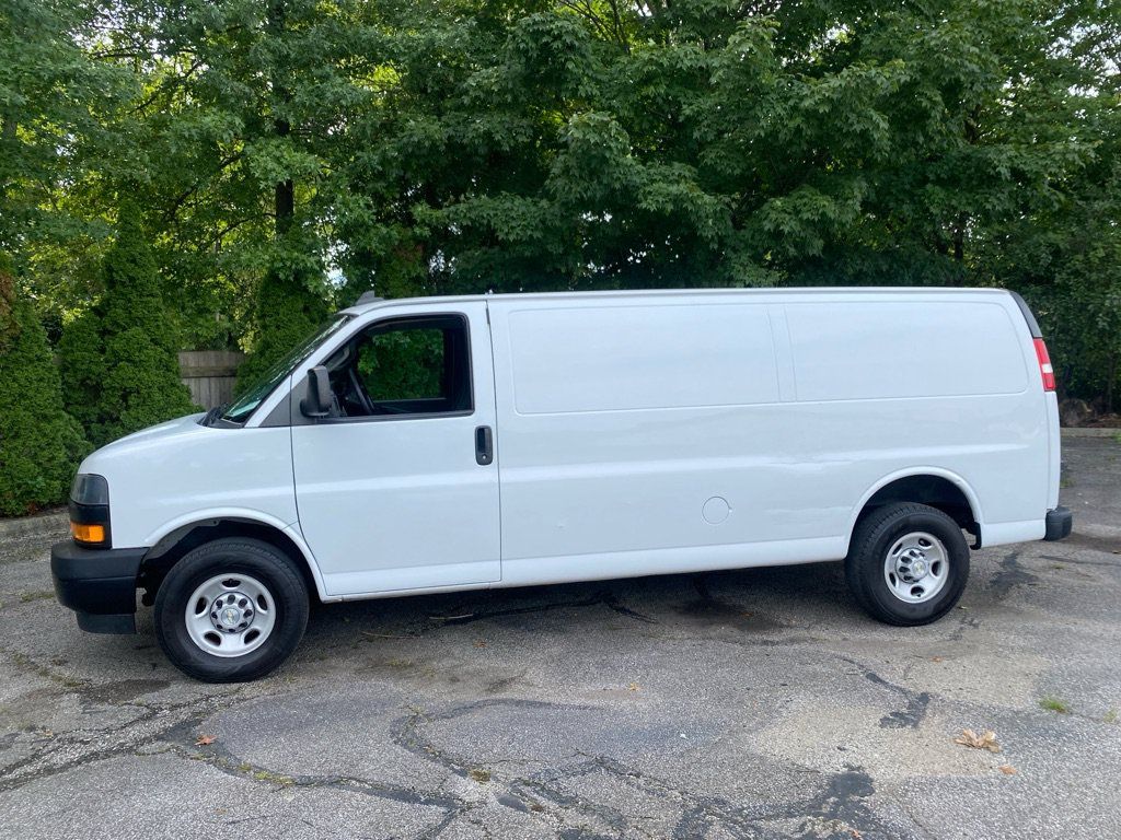 Used 2021 Chevrolet Express 2500 Extended RWD image 2