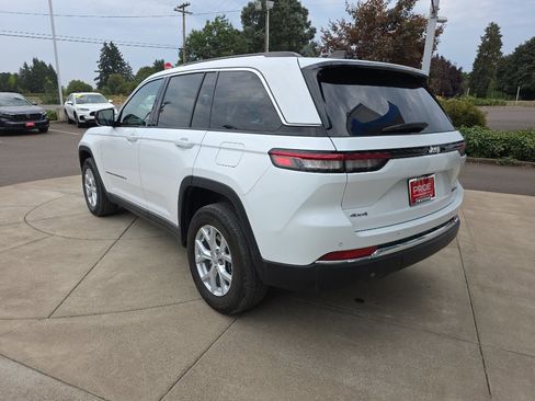 Used 2023 Jeep Grand Cherokee Limited image 4