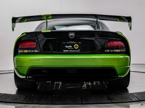 Used 2010 Dodge Viper ACR RWD image 12
