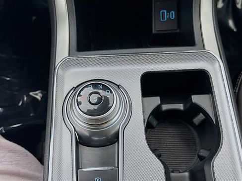 Used 2021 Ford Edge SEL w/ Convenience Package image 16