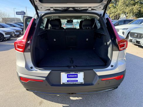 Certified 2025 Volvo XC40 B5 Plus image 26