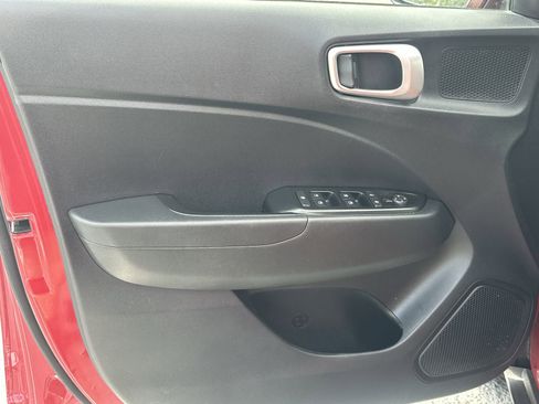 Used 2022 Hyundai Venue SE w/ Cargo Package image 14