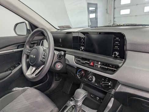 Used 2024 Kia Seltos LX AWD/4WD image 39