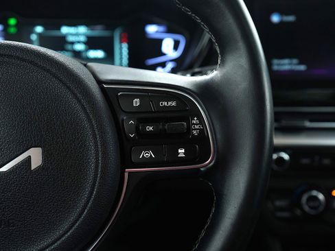 Used 2022 Kia Niro Touring Special Edition image 27
