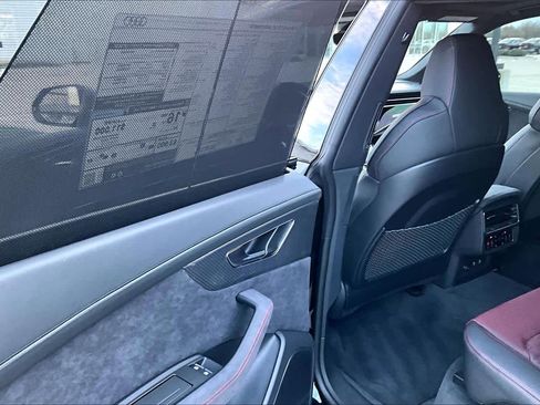 New 2026 Audi RS Q8 performance image 21