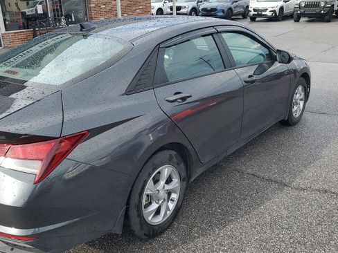 Certified 2023 Hyundai Elantra SE image 5