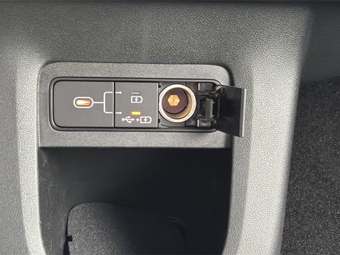 Certified 2025 Hyundai Ioniq 5 SE image 30