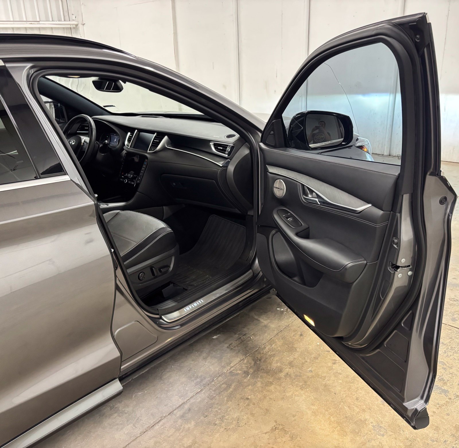 Used 2023 INFINITI QX55 Sensory w/ Lighting Package AWD/4WD image 17