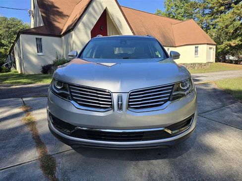 Used 2017 Lincoln MKX Reserve w/ Lincoln MKX Climate Package image 5