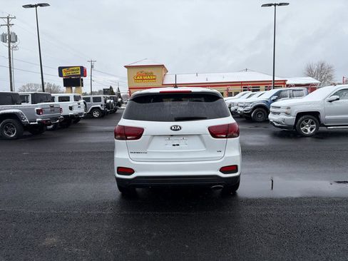 Used 2019 Kia Sorento LX V6 FWD image 4