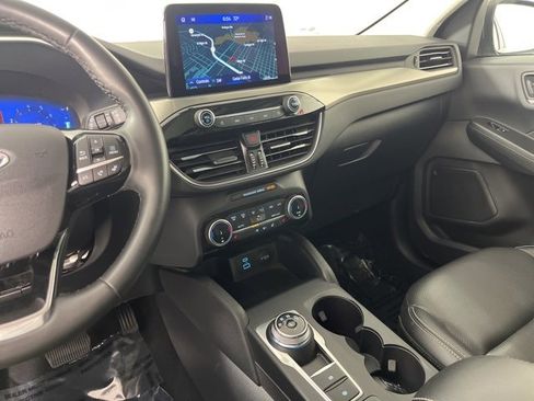 Used 2022 Ford Escape Titanium image 15