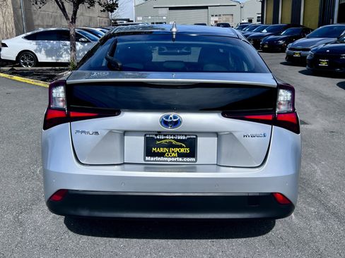 Used 2020 Toyota Prius LE w/ Carpet Mat Package image 4