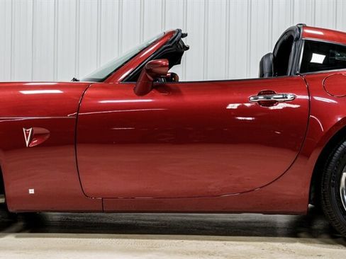 Used 2009 Pontiac Solstice Coupe w/ Premium Package image 12