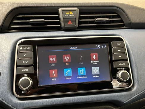 Used 2025 Nissan Versa SV FWD image 20