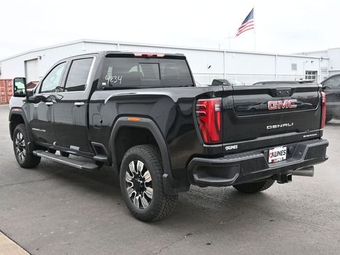New 2026 GMC Sierra 2500 Denali AWD/4WD image 9