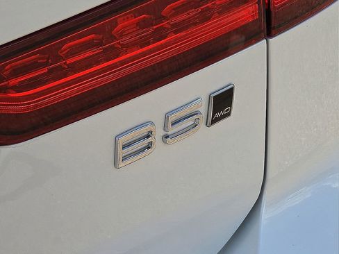 New 2026 Volvo V60 B5 Cross Country Plus w/ Protection Package Premier image 12