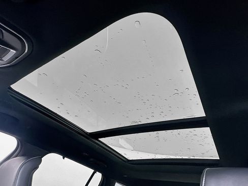 New 2025 Jeep Grand Cherokee Overland w/ Luxury Tech Group IV AWD/4WD image 14