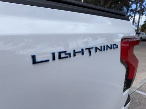 Used 2025 Ford F150 Lightning Flash image 14