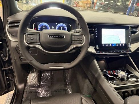 New 2025 Jeep Wagoneer Series III w/ Premium Group I image 13