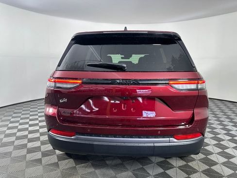 New 2026 Jeep Grand Cherokee Laredo image 5