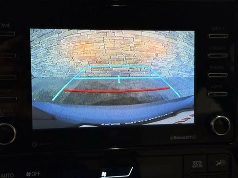 Used 2022 Toyota Prius XLE image 9