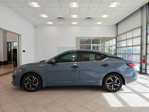 Used 2024 Nissan Sentra SV FWD image 6