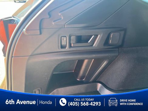 Used 2025 Subaru Outback Premium AWD/4WD image 17