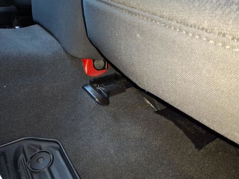 Used 2022 Chevrolet Silverado 1500 Custom image 12