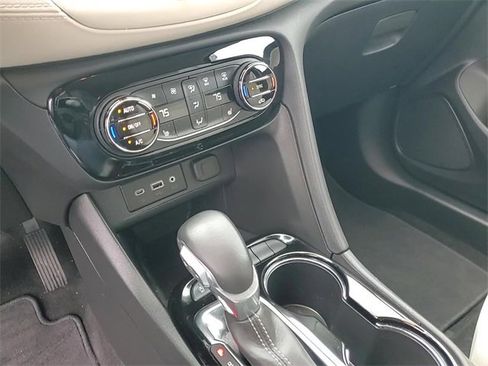 Used 2022 Buick Encore GX Select image 20