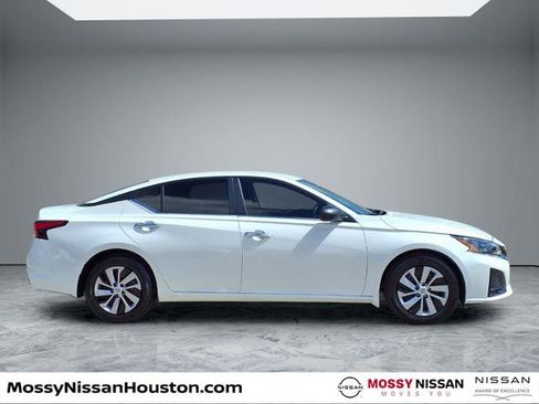 Certified 2025 Nissan Altima 2.5 S image 8