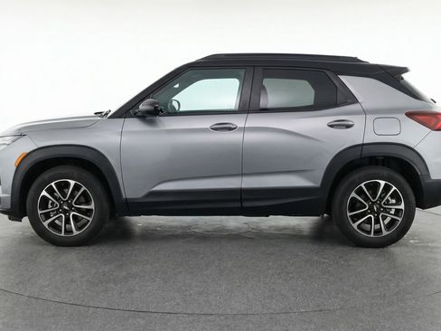 Used 2025 Chevrolet TrailBlazer LT AWD/4WD image 5