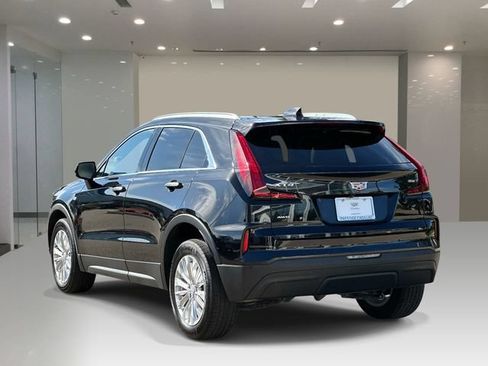 Used 2024 Cadillac XT4 Luxury w/ Cold Weather Package AWD/4WD image 3