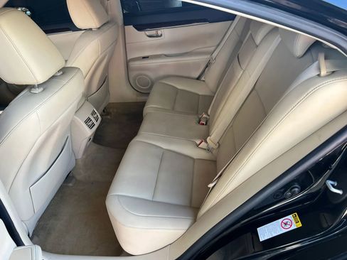 Used 2013 Lexus ES 350 w/ Premium Pkg FWD image 9