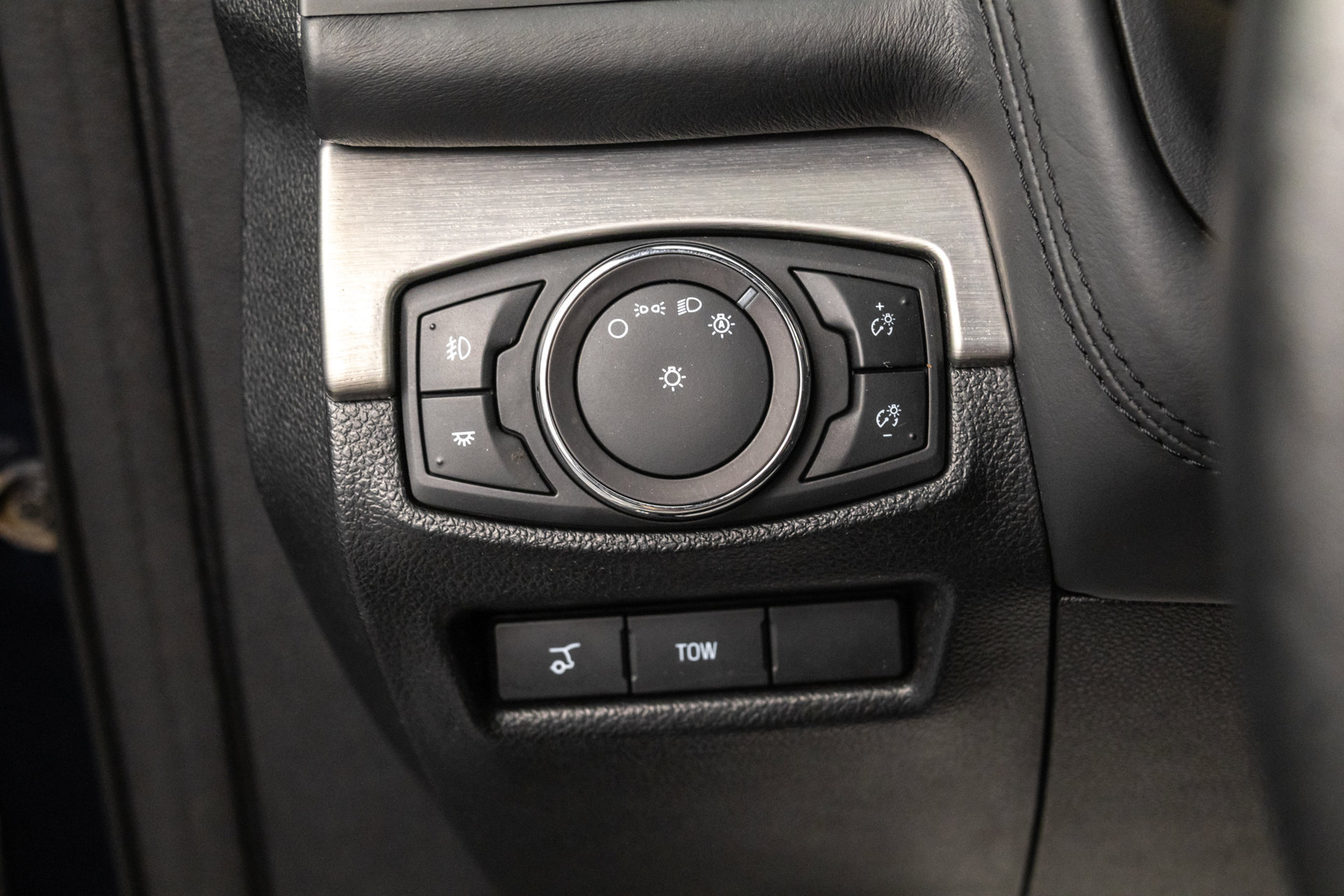 Used 2017 Ford Explorer Platinum AWD/4WD image 17