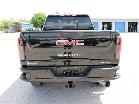 Used 2025 GMC Sierra 2500 AT4 w/ AT4 Premium Plus Package image 9