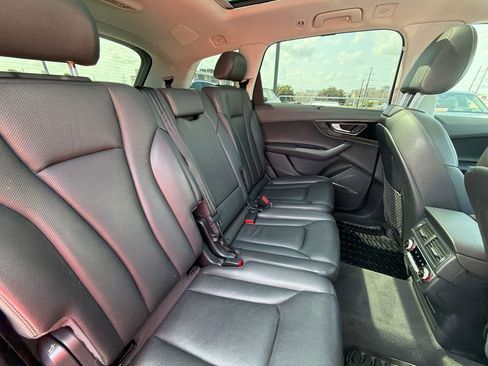 Used 2017 Audi Q7 3.0T Premium Plus w/ Premium Plus Package AWD/4WD image 31