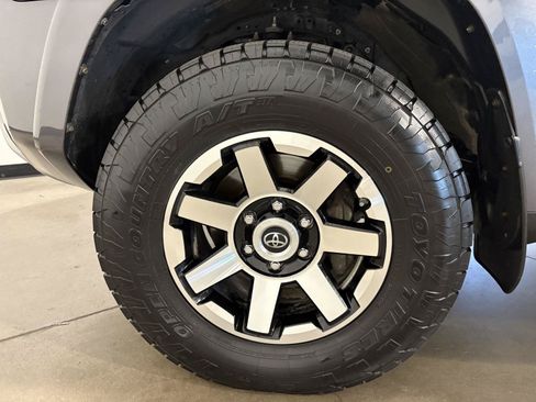 Used 2021 Toyota 4Runner TRD Off-Road Premium AWD/4WD image 46