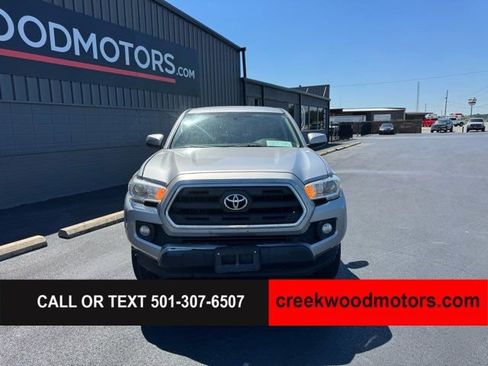 Used 2017 Toyota Tacoma SR5 w/ Tow Package RWD image 15