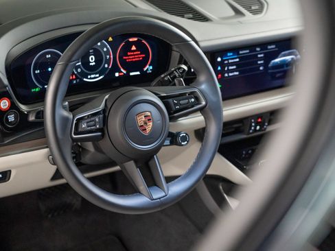 Certified 2026 Porsche Cayenne AWD/4WD image 15