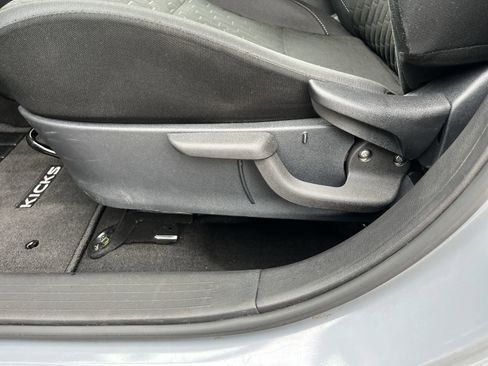 Used 2023 Nissan Kicks SV image 16