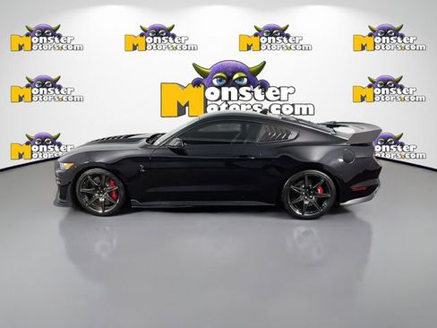 Used 2021 Ford Mustang Shelby GT500 w/ Carbon Fibre Track Pack RWD image 8