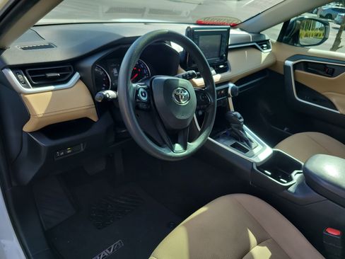 Certified 2022 Toyota RAV4 LE image 19