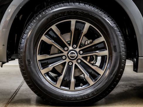Used 2018 Nissan Armada Platinum w/ Captain Seat Package RWD image 37