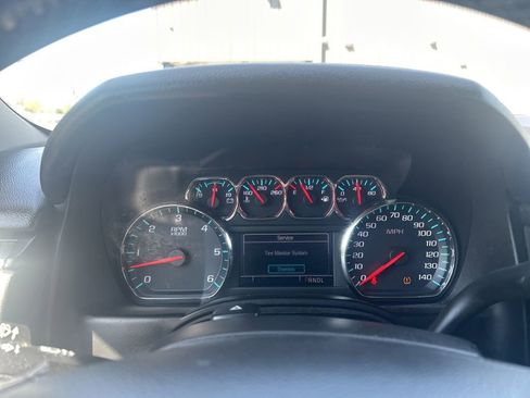 Used 2020 Chevrolet Suburban LT w/ Luxury Package image 16