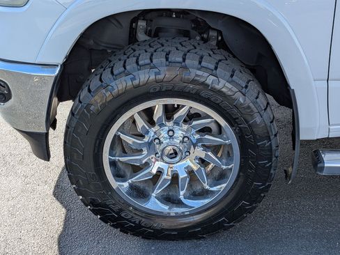 Used 2020 RAM 1500 Laramie image 9